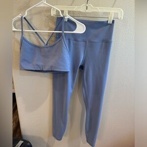 Vuori All the Feels high-rise leggings, bra, blue quartz, size small